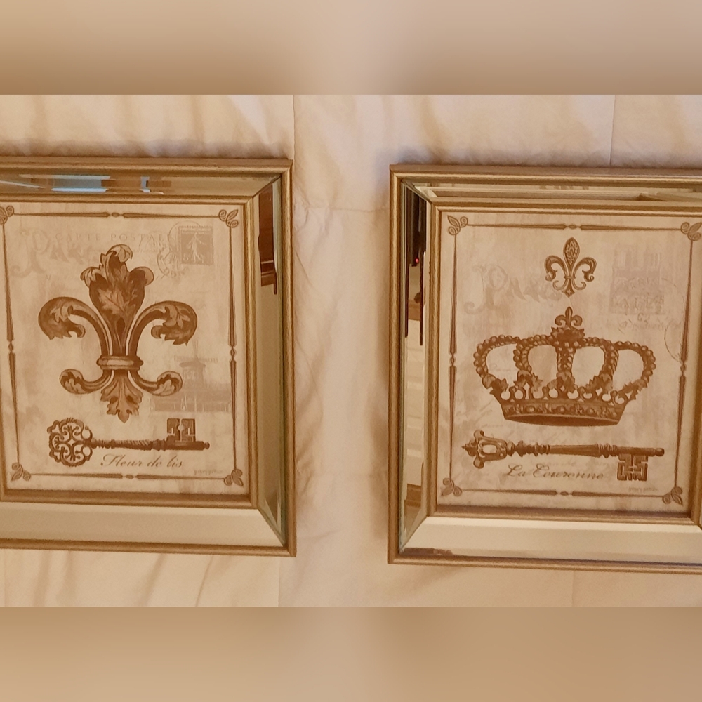 Isaac Jacob's 12 x 10 1/2 Gold Color Beveled Mirror Frame Picture Frame Like New